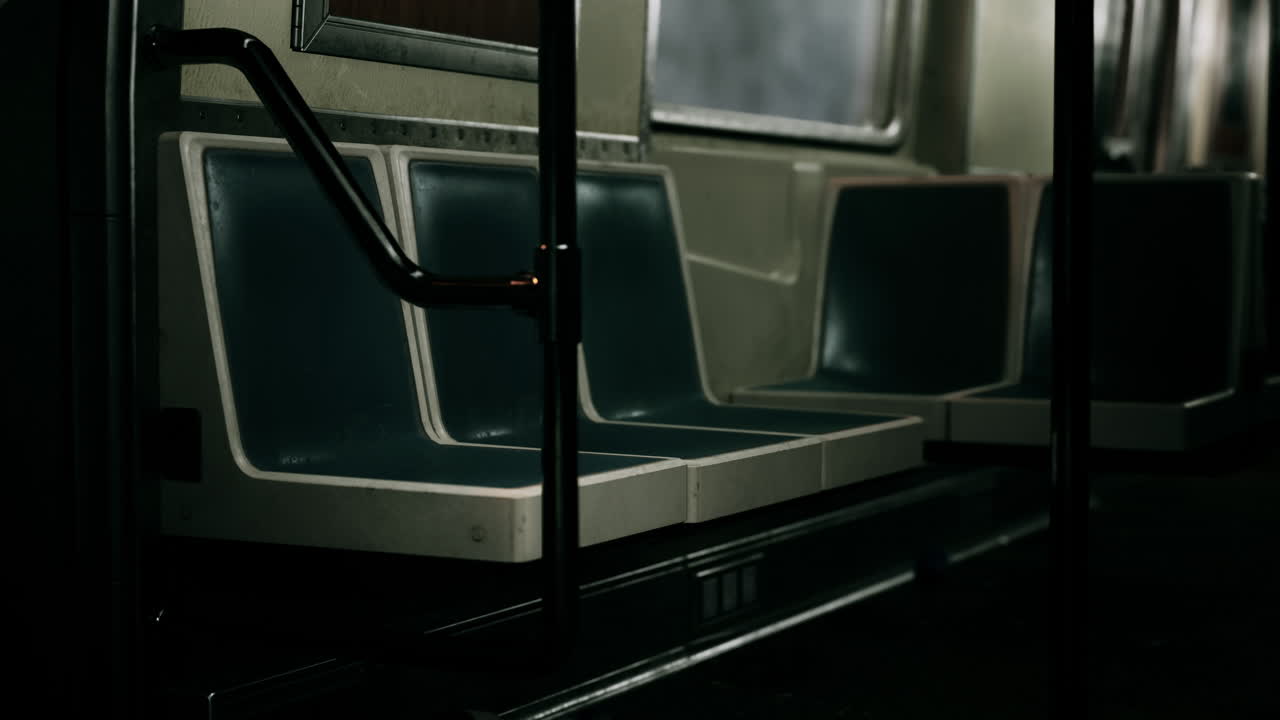 빈 지하철 차량 내부
