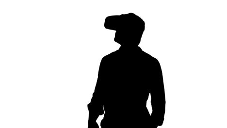 hombre en auriculares vr