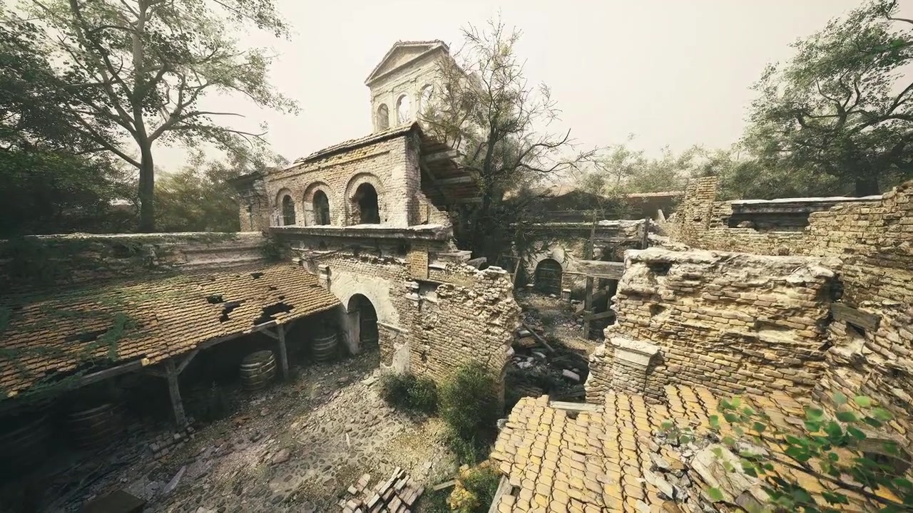 Antiche terme in pietra con archi e una leggera nebbia mattutina creano un'atmosfera serena