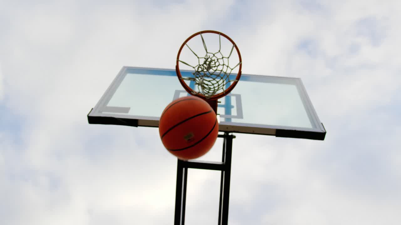 jugadores de baloncesto jugando al baloncesto 4k