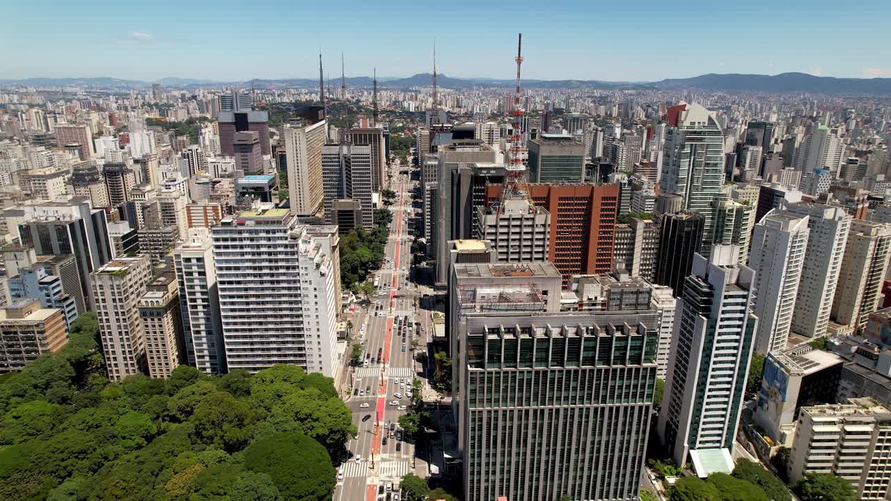 브라질 상파울로 시내의 파울리스타 애비뉴. 관광 랜드마크.