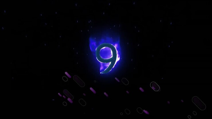 Animazione del numero 9 fiammeggiante viola, con fuochi d'artificio viola, su sfondo nero
