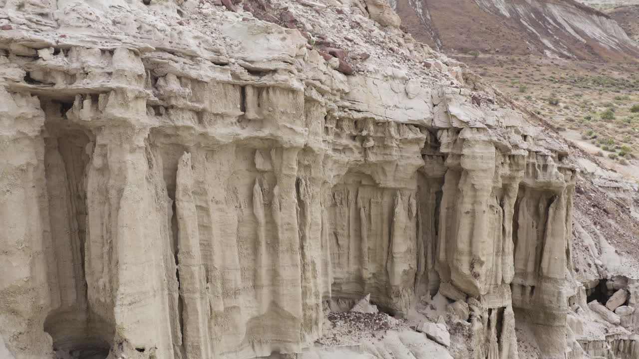tomada de un dron de las formaciones rocosas del parque estatal red rock canyon
