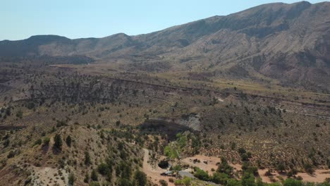 vista panorámica de las vastas laderas de las montañas en el monumento nacional gran escalera escalante en utah