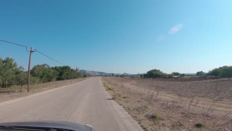 Conduciendo-Por-Una-Carretera-Rural-A-Través-Del-Bosque-De-Strofilia-En-El-Suroeste-De-Grecia-Del-Peloponeso,-Acercándose-A-La-Playa-De-Kalogria