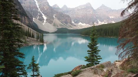 Morning-at-Moraine-Lake,-Banff-National-Park,-Alberta,-Canada