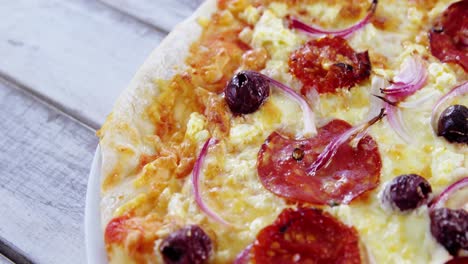 pizza al horno en un plato