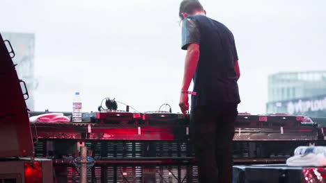 dj back 01