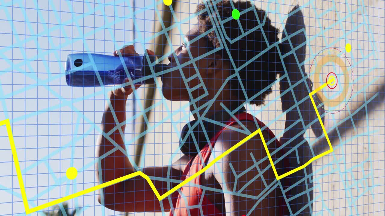 animación de procesamiento de datos y mapa sobre hombre afroamericano bebiendo agua.