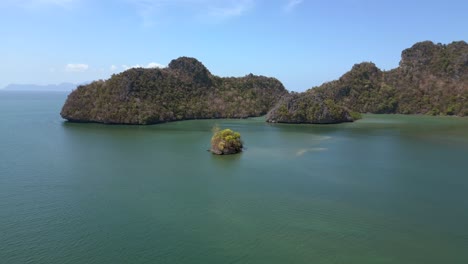 isla en la playa de arena malasia langkawi