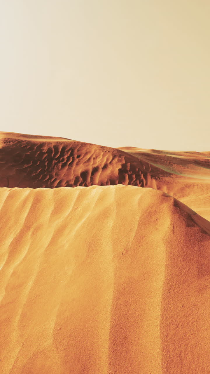 песчаные дюны в пустыне