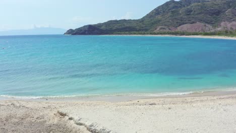 Puntarena-Strand-In-Der-Dominikanischen-Republik.-Luft-Nach-Vorne