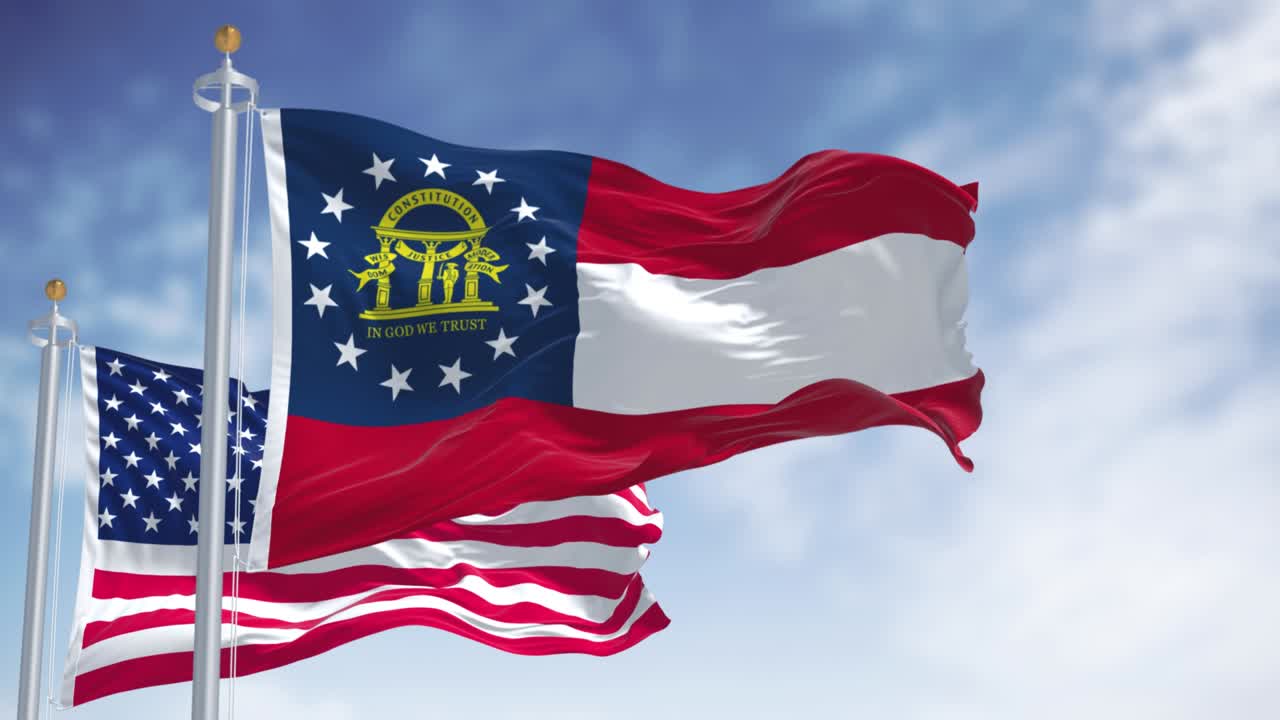 La bandiera dello stato della Georgia che sventola insieme alla bandiera nazionale degli Stati Uniti d'America