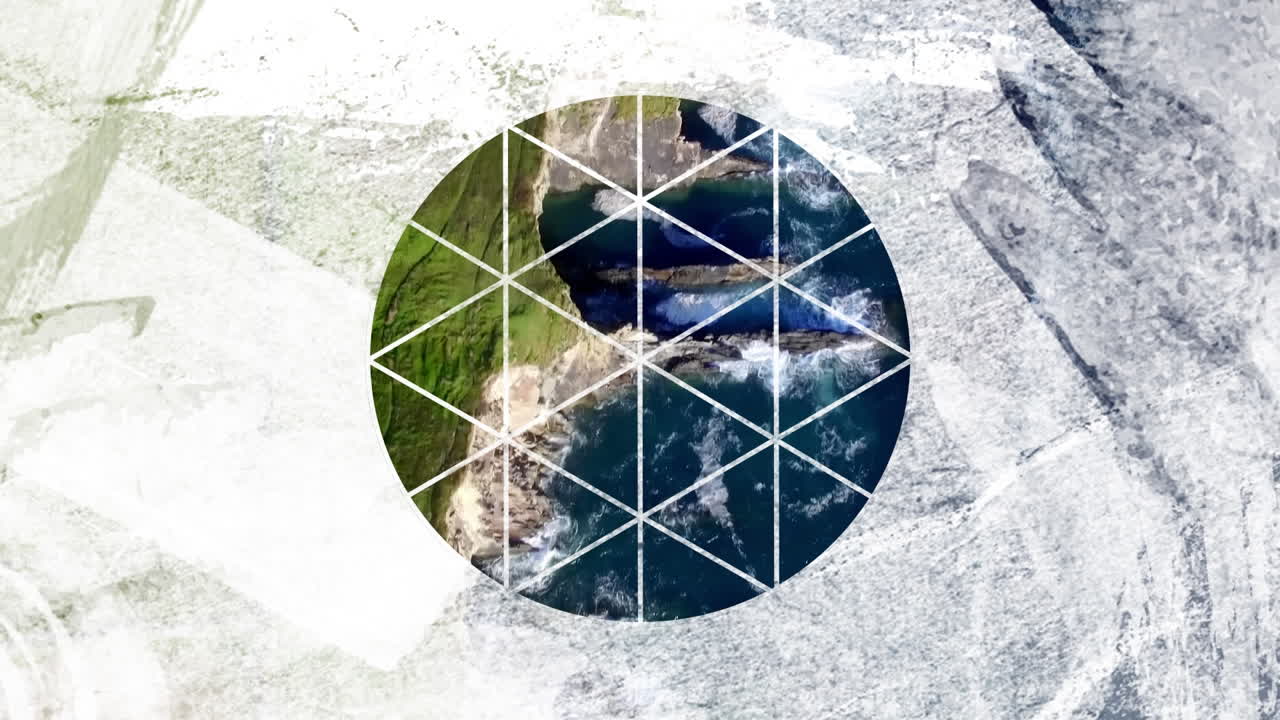 위에서  ⁇  원 모양의 전면을 통해 해안