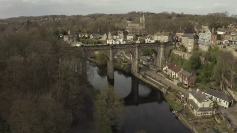 Toma-De-Drones-De-Un-Puente-Viaducto-Y-Acueducto