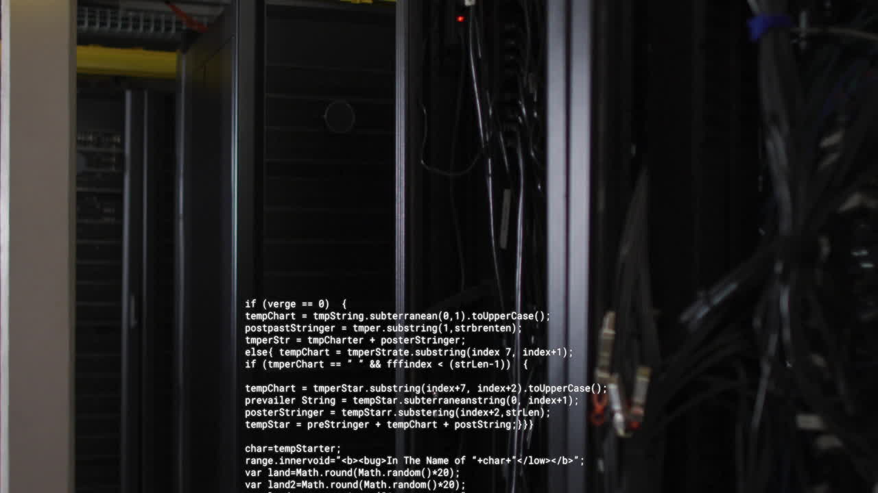 animación de código informático sobre bastidores de servidores en el centro de datos