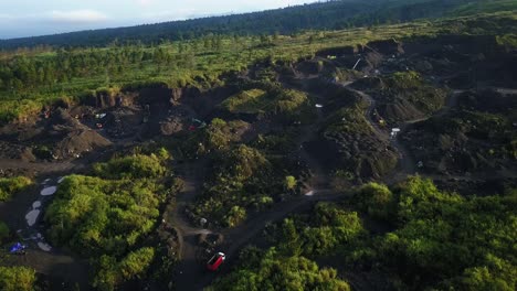 vista de pájaro de la actividad ilegal de extracción de arena