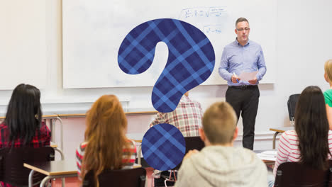 animación de un signo de interrogación azul sobre el maestro de secundaria masculino y los estudiantes en el aula