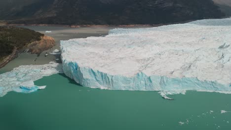 Drone-footage-in-Perito-Moreno,-the-most-iconic-glacier-in-the-world