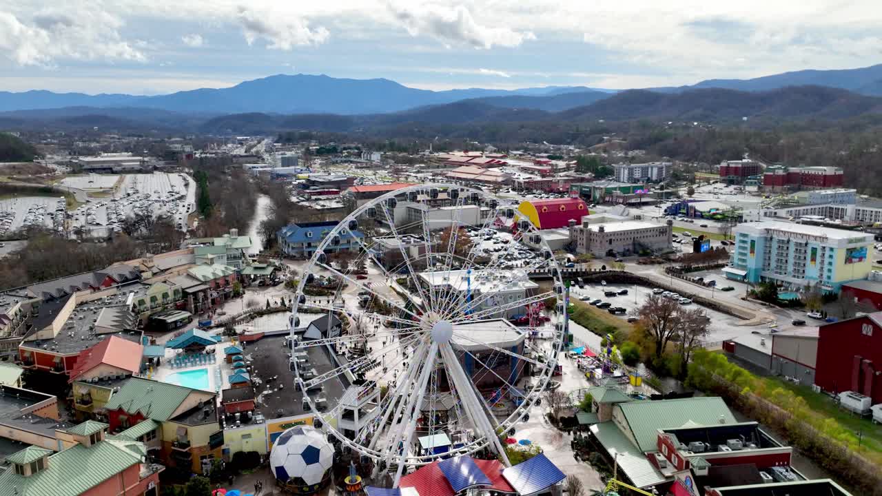 페리스  (ferris wheel) 위의 고공기 비둘기 포지 (pigeon forge) 테네시 (tennessee)