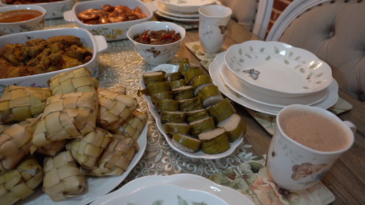 platos de hari raya