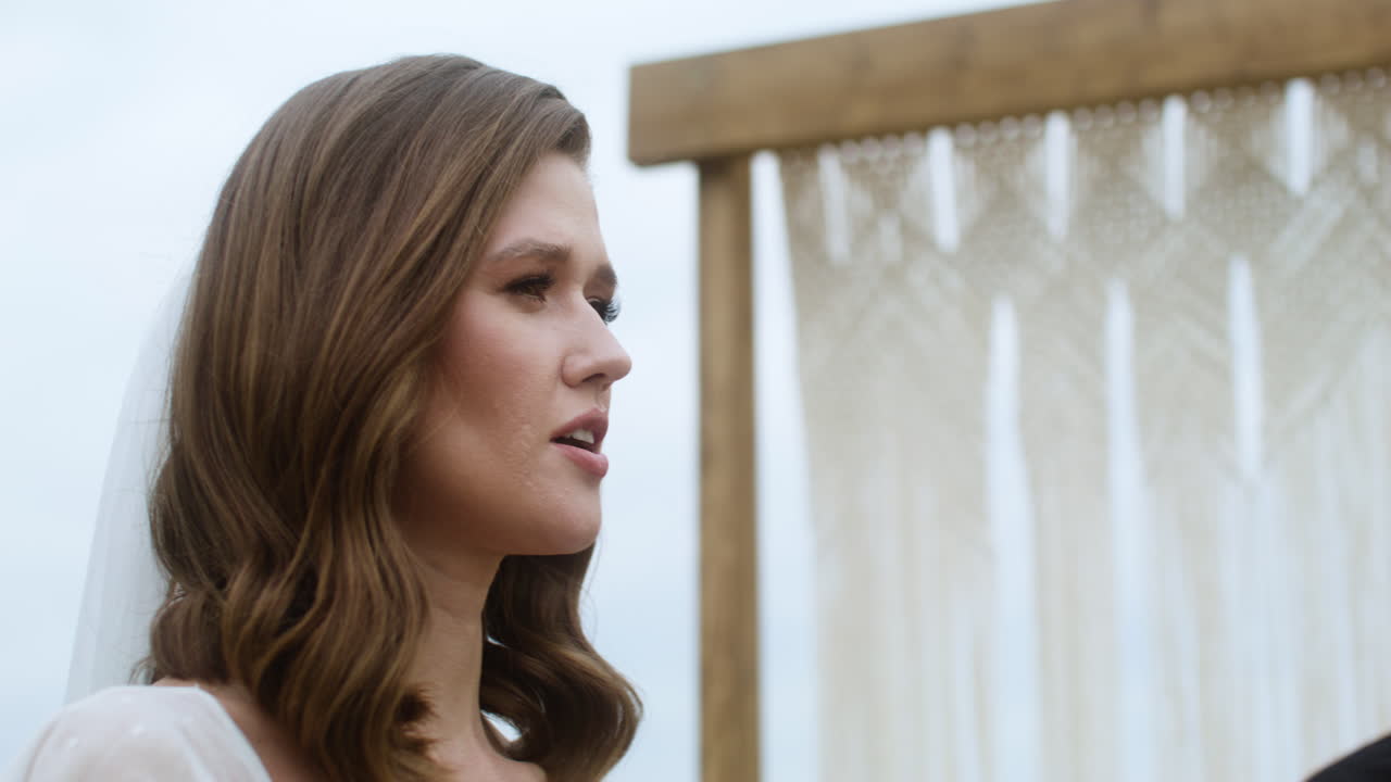 신부가 결혼하고 있습니다.