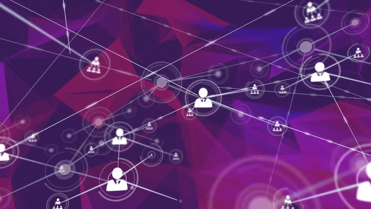 animación del procesamiento de datos y formas sobre fondo negro