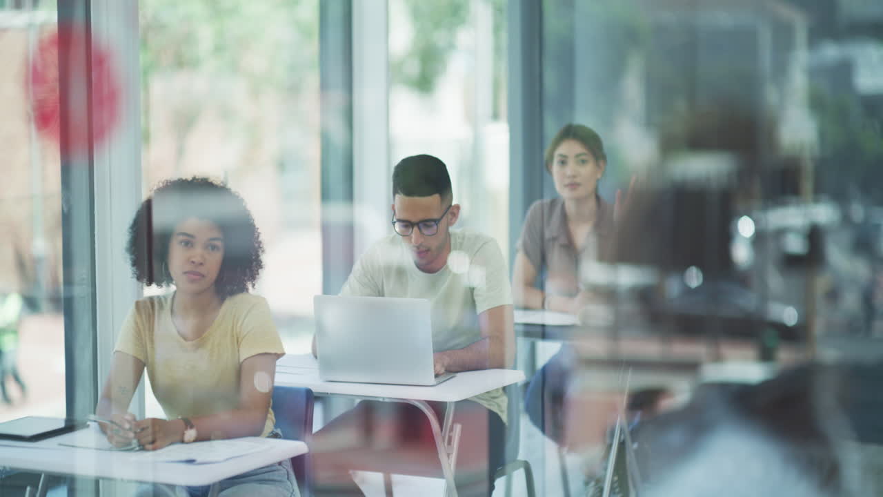 estudiantes en un entorno de aula