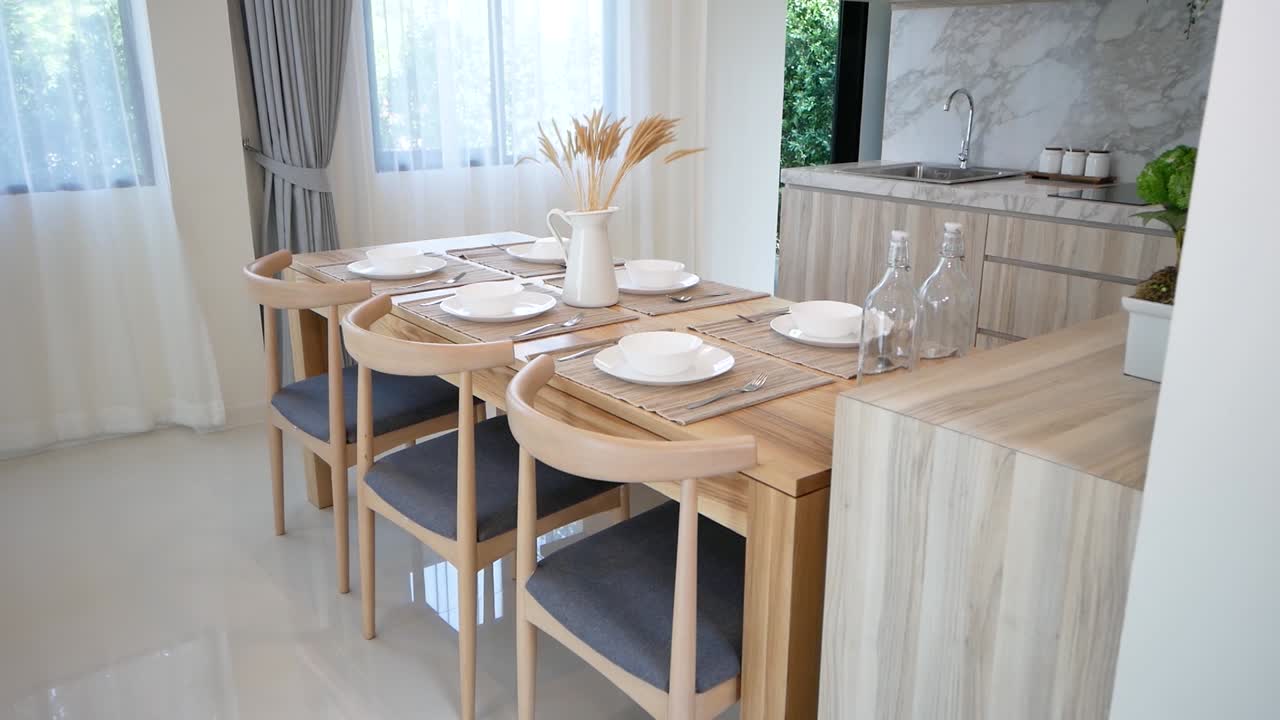 comedor decorativo minimalista y elegante con mesa y sillas de madera