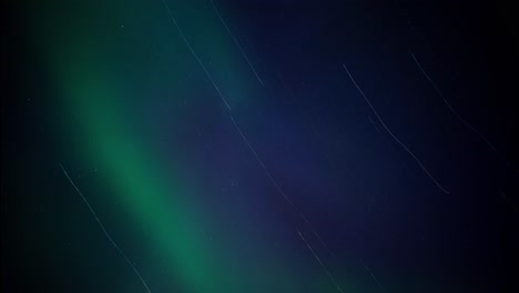 las luces del norte en tiempo real bailando y cambiando entre verde y púrpura