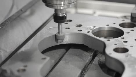 CNC-Fräsmaschine-Für-Die-Metallbearbeitung.-Schneiden-Von-Metall-Moderne-Verarbeitungstechnologie.