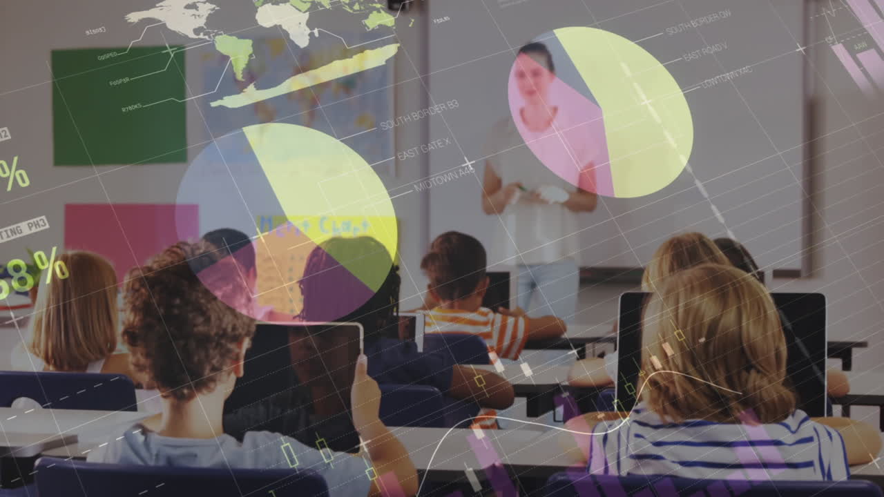 enseñando a las niñas frente a la pizarra 4k