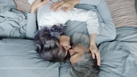 pareja en la cama