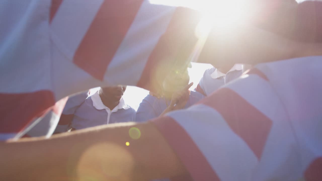젊은 성인 여자 럭비 팀과 코치