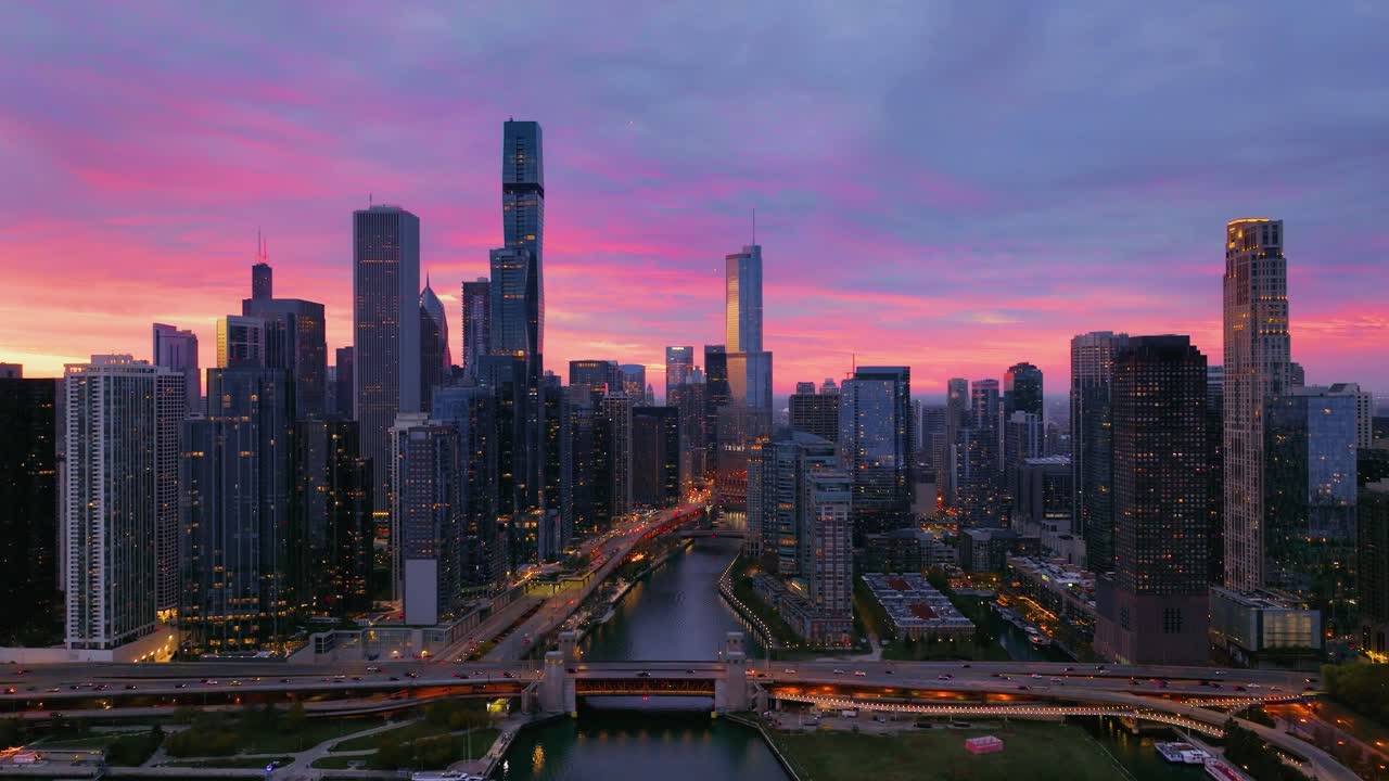 vista aérea del río chicago durante la puesta de sol