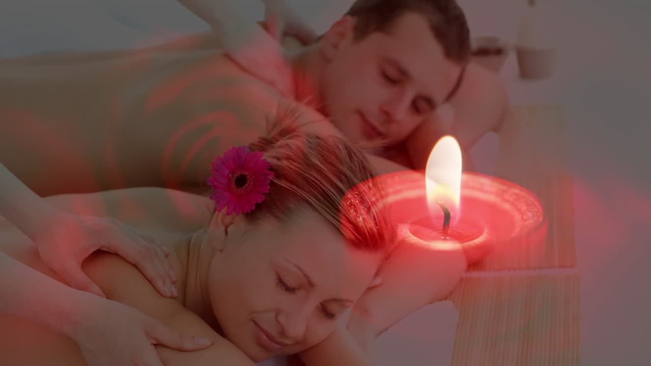 пара получает массаж.