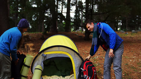 Hiker-couple-arriving-