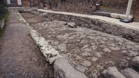 el antiguo camino de pompeya - ruinas conservadas - italia