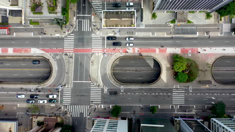 Avenida-Paulista-En-El-Centro-Histórico-Sao-Paulo-Brasil