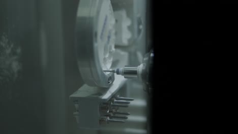 máquina de corte por cnc de coronas de zirconia a partir de circonia sin cocer