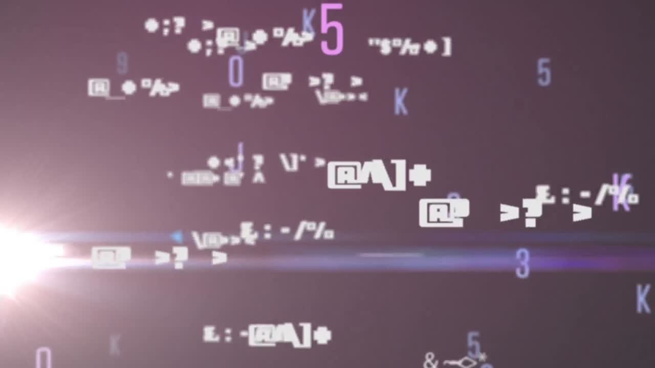 animación de números, letras y símbolos cambiantes con luz en movimiento y procesamiento de datos en negro