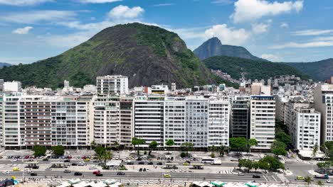 edificios de playa en la playa de copacabana en río de janeiro, brasil