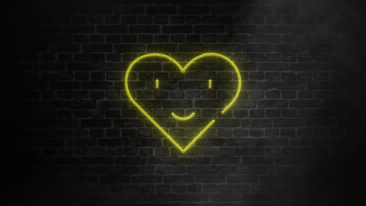 неоновый эмодзи сердце, светящийся знак с улыбкой на лице в светлом неоновом стиле. яркая смешная икона и милый символ для отношений или дня святого валентина. декор на кирпичной стене с дымом или туманным эффектом 4k