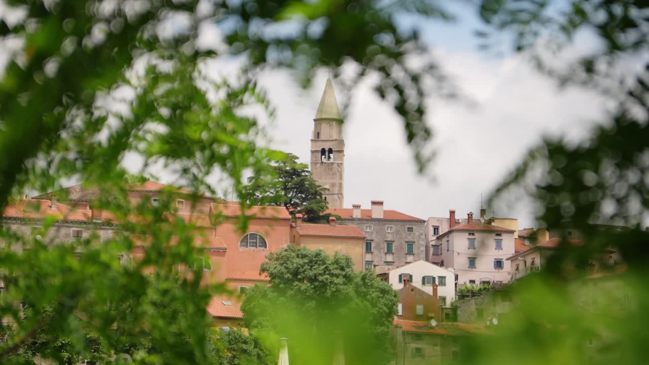 zvonik sv의 높은 종탑