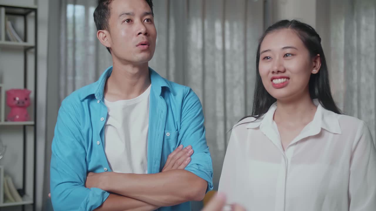 대화 중인 부부