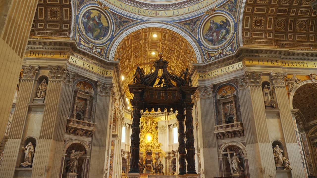 로마 성 베드로 대성당의 발다친과 돔