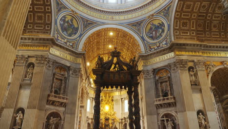 baldaquino y cúpula en la basílica de san pedro roma