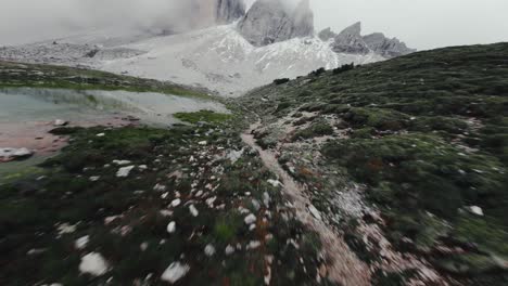 clip de dron de las asombrosas dolomitas italianas, toma cinematográfica de drones fpv desde el dji avata