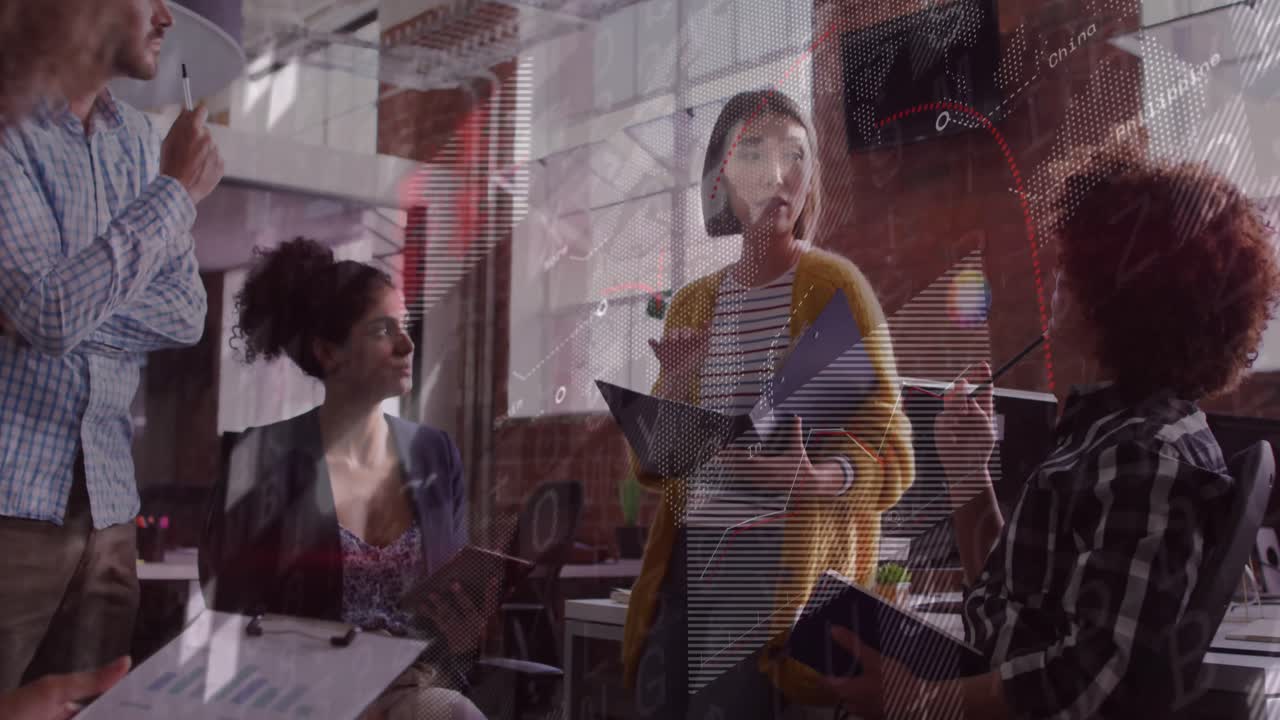 사무실에서 다양한 사업가들에 대한 금융 데이터 처리의 활성화