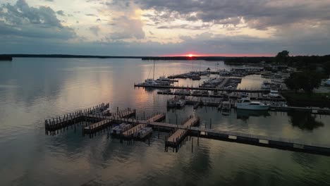 Aerial-view-up-over-Hessel-Marina,-Les-Cheneaux-Islands,-Michigan